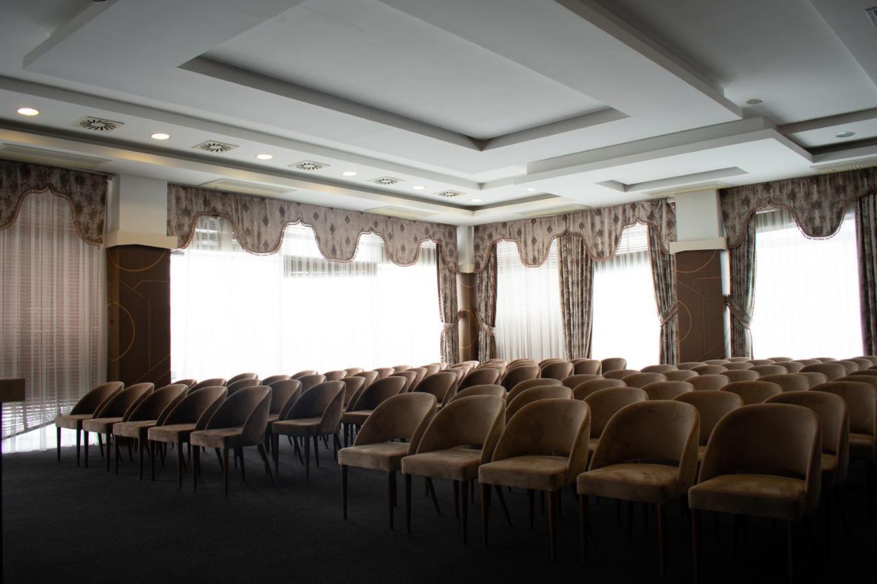 Amazona Hotel Babimoc Екстериор снимка